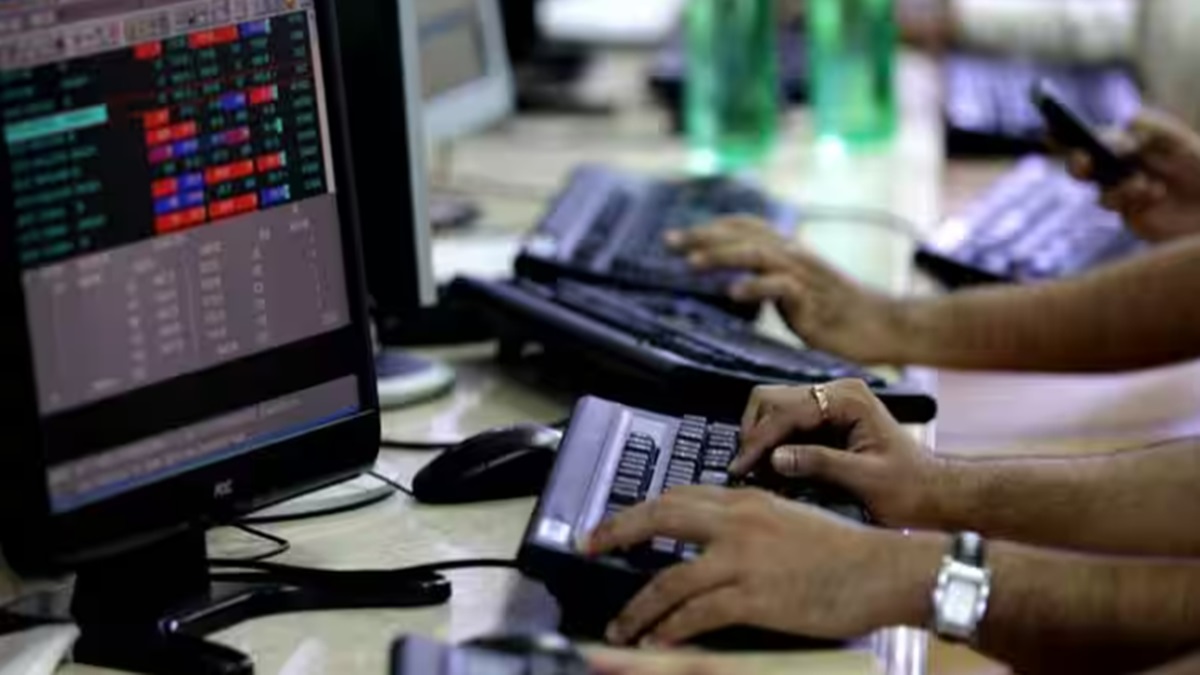 Mcap of seven of top-10 most valued firms added Rs 3.04 lakh crore; HDFC Bank, LIC biggest gainers