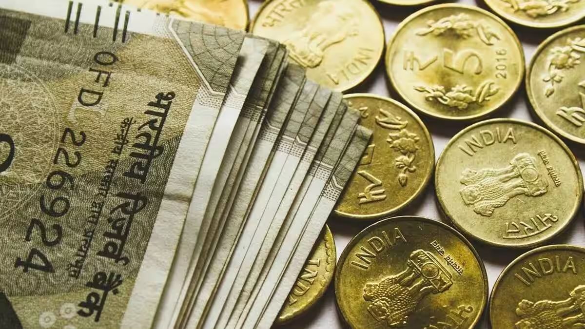 Rupee recovers from record lows; rises 6 paise to settle at 83.34 against US dollar