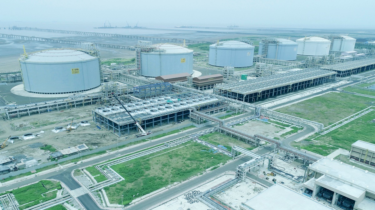 Petronet likely to renew Qatar LNG contract in January