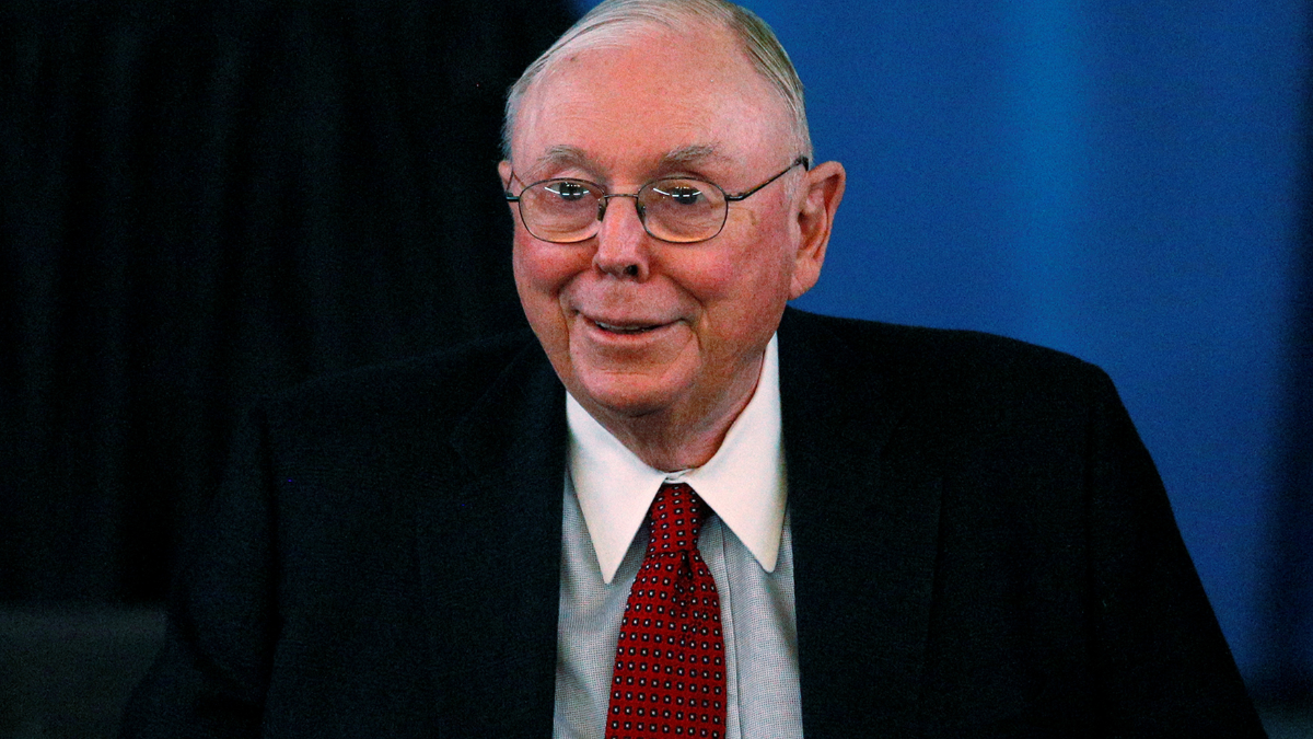 Charlie Munger, Warren Buffet’s closest aide at Berkshire Hathaway, dies at 99