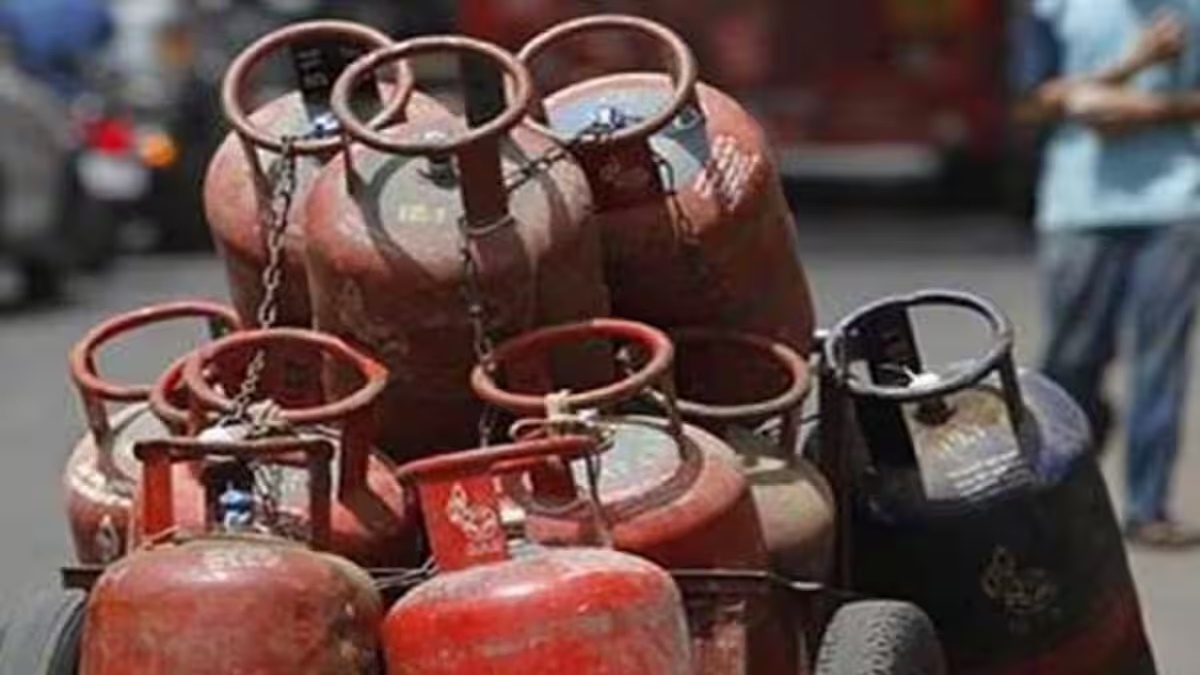 OMCs hike commercial LPG prices by Rs 100/cylinder in metro cities