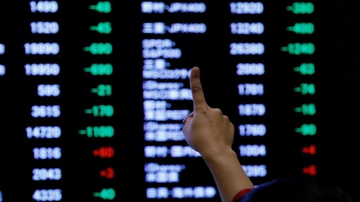 Financials lead slide in Indian shares; Reliance curbs losses