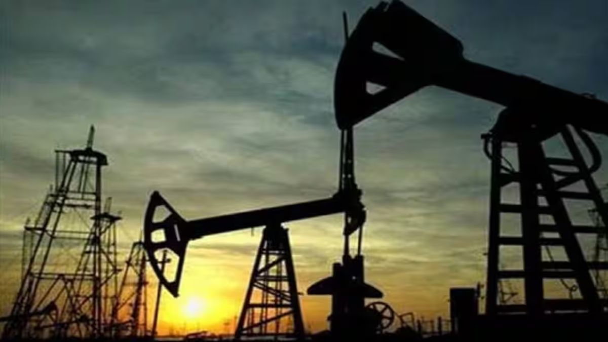 Oil prices edge higher Middle East conflict stokes supply concerns